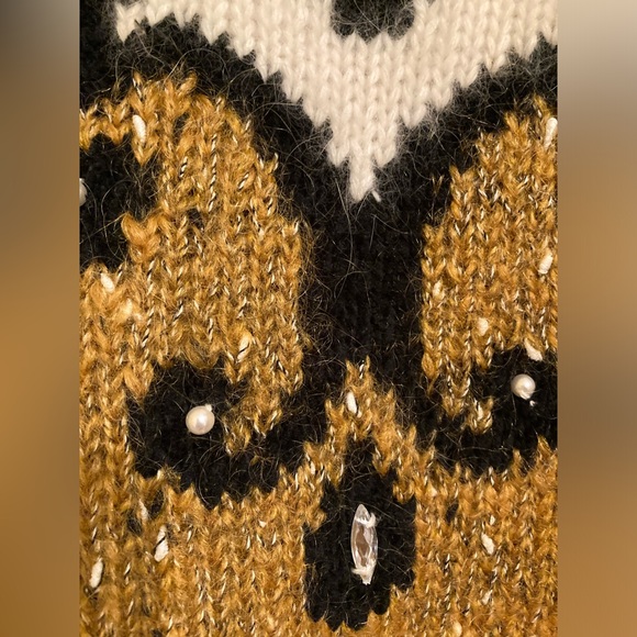 Vintage sweater with gorgeous yoke design So cute and cozy for fall! - Picture 3 of 3